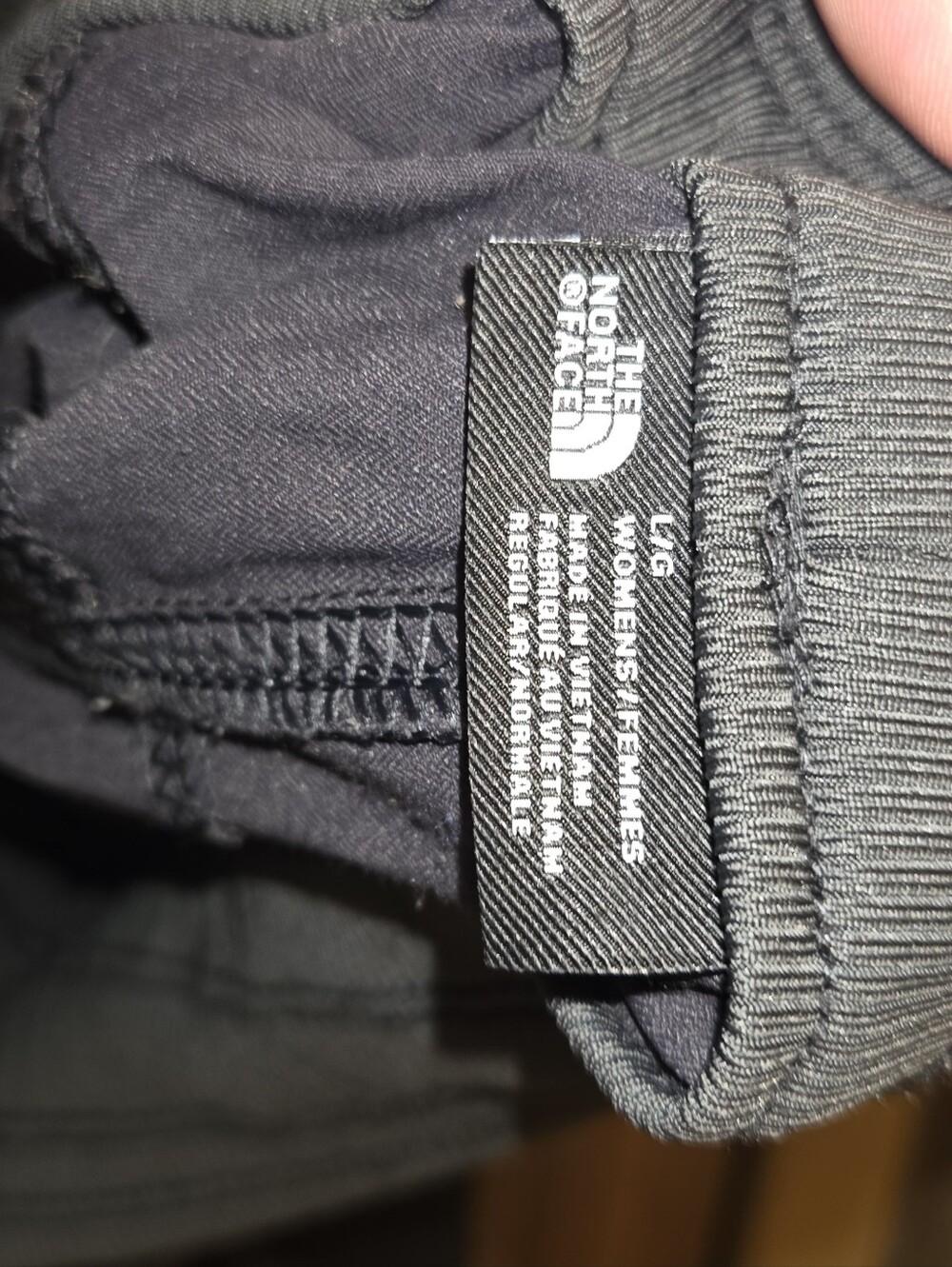 The North Face lot of women's capris - size Large - fair condition - Picture 7 of 7